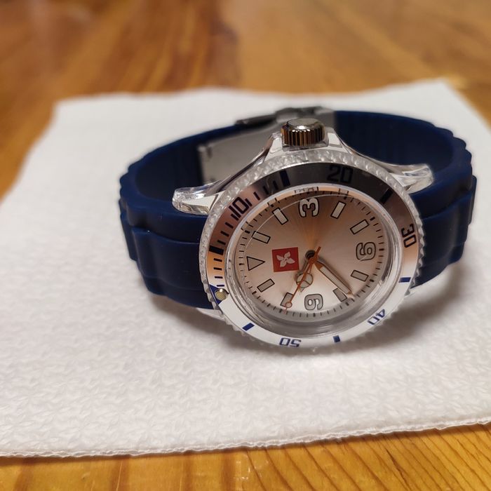 Кварцов часовник Ice watch нов