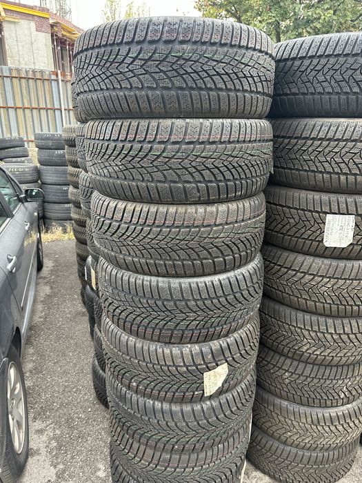 235/45/17 нови гуми Дънлоп