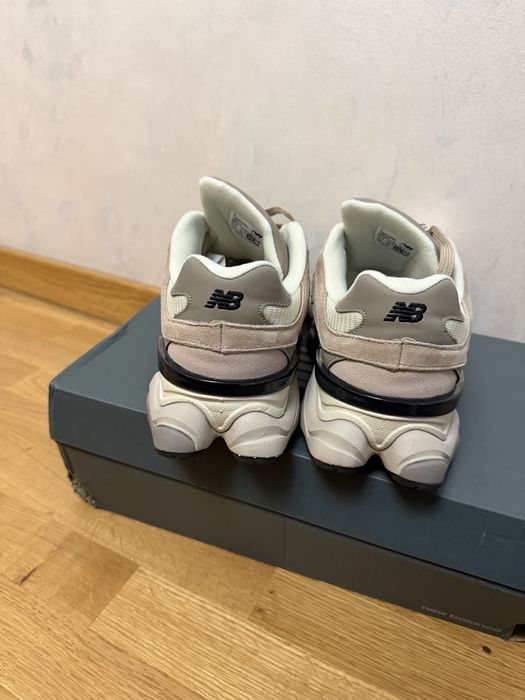 Adidasi New Balance 9060