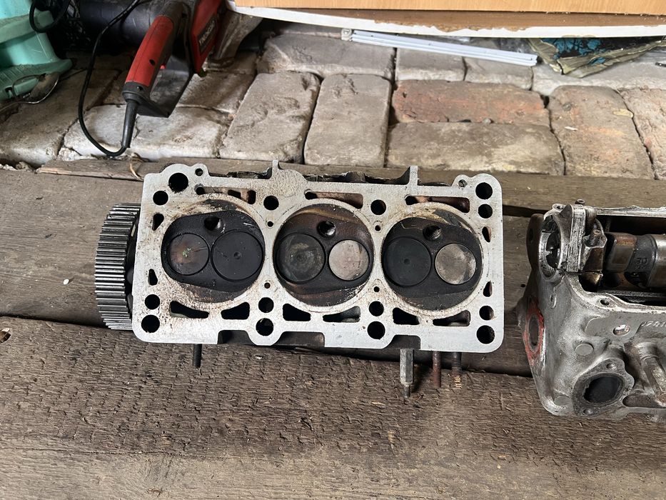 Продам головки гбц ауди 2.6