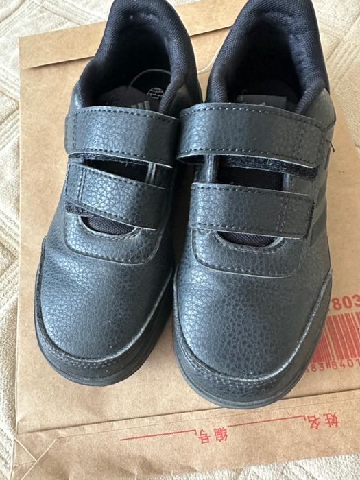 Продам кроссовки чёрного цвета