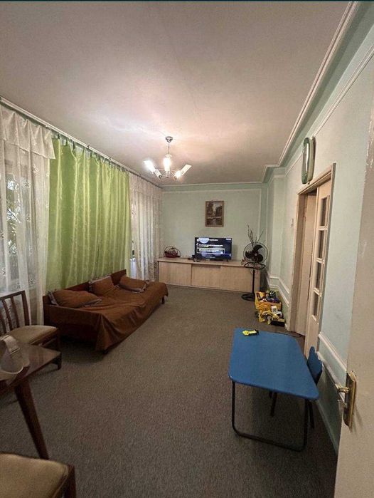 Юнусабад 18 кв  2-хона 2-этаж/4. 55м2. Кирпичный. Не Торец.