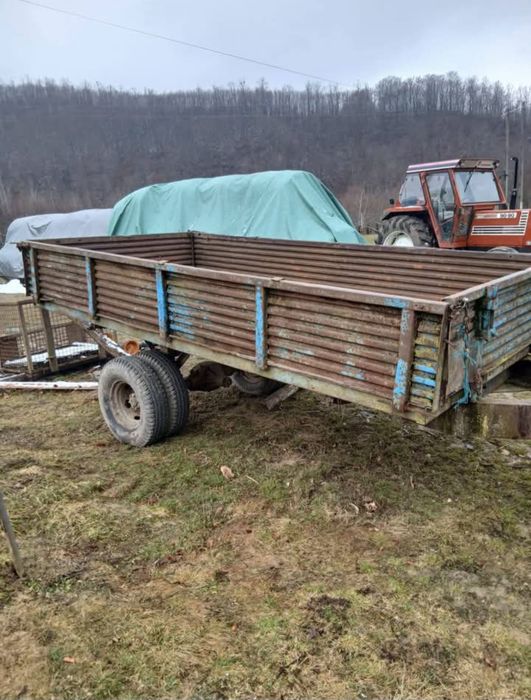 Vând remorca și plug agricol