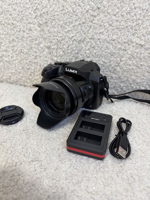 Aparat foto Panasonic Lumix fz300 4k