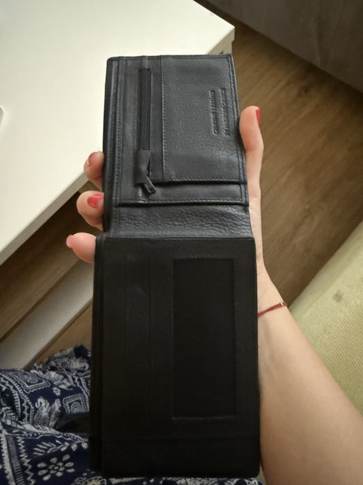 Кожен мъжки портфейл