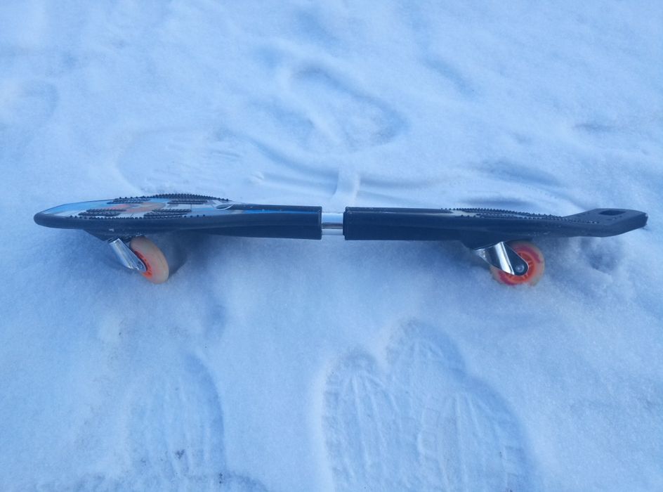 продам  скейт двух колесный