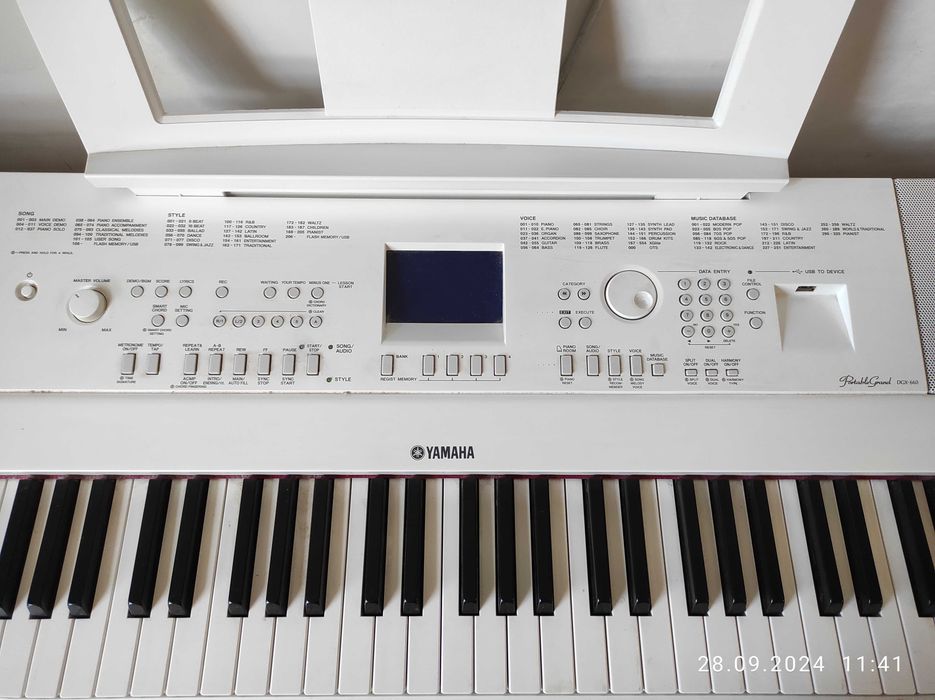 Цифровое фортепиано YAMAHA   DGX-660