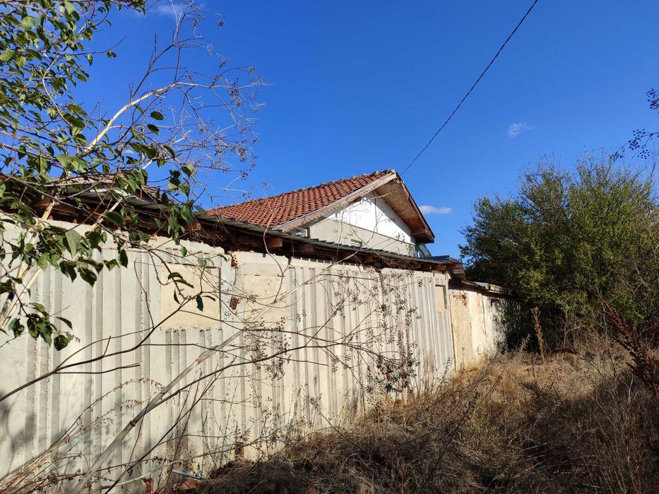 Реновирана къща с голяма квадратура