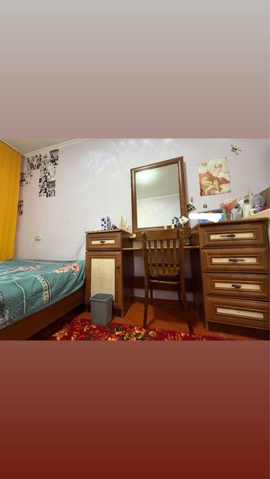 Спальный гарнитур. Кровать, зеркало