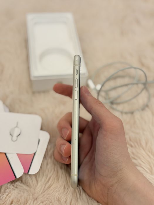 IPhone 11 64gb  полный комплект/ айфон 11 64 гб