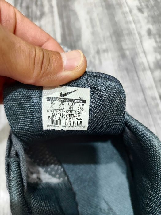 Кроссовки  nike новый