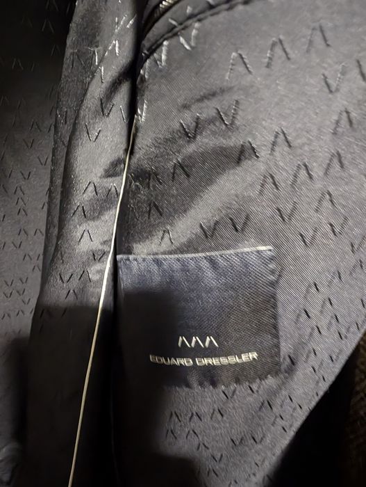 Vând palton Eduard Dressler