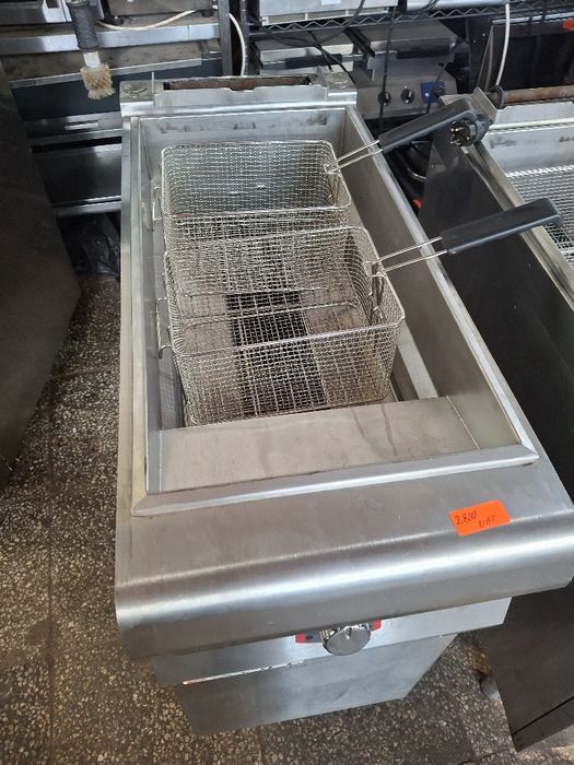 Фритюрник професионален на газ WULF