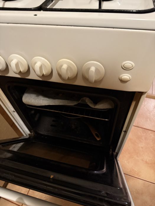 Aragaz + hotă electrica