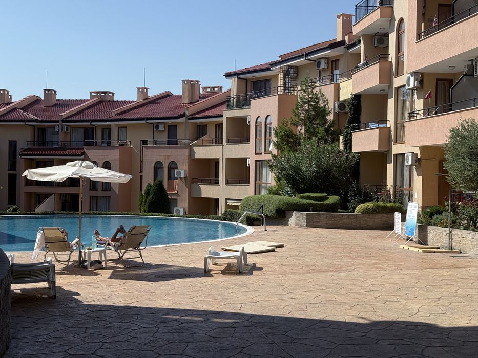 Дава се под наем Двустаен апартамент в Свети Влас - 68 кв.м за 105000 € - Снимка #1