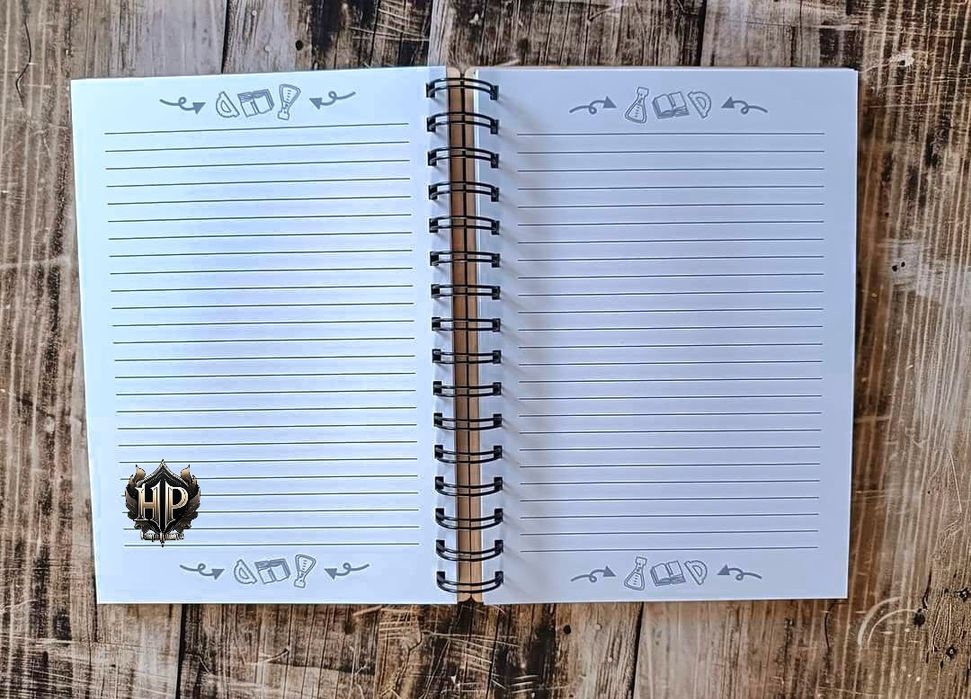 Тефтер с дървени гравирани корици