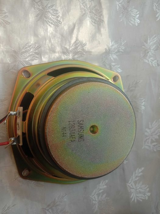 Продам динамики 10-15 w