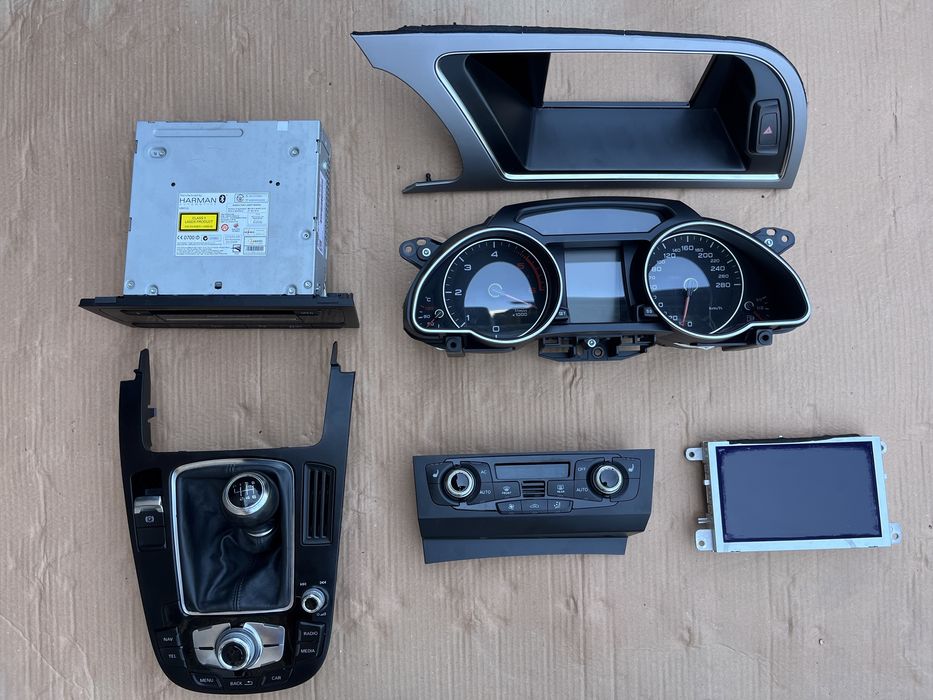 Ceas bord / Navigatie / Unitate / Climatronic / Display / Rama Audi A5