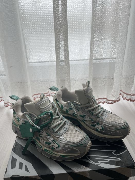 Off-white be right back