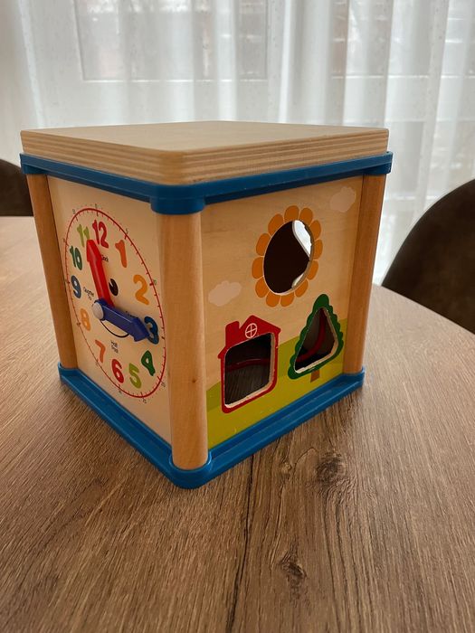 Интерактивен дървен куб