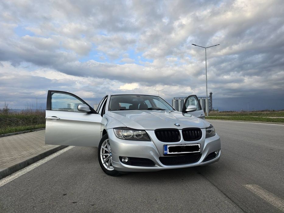 Продавам BMW 320D