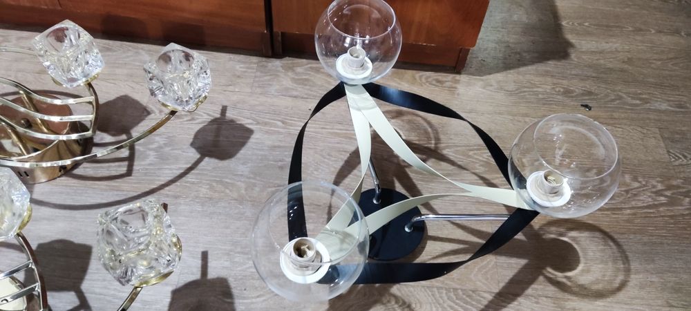 Продам люстру трёх рожклвую