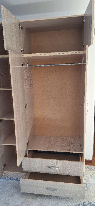 Шифоньер срочно продам