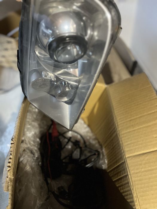 Vând faruri volkswagen Bora