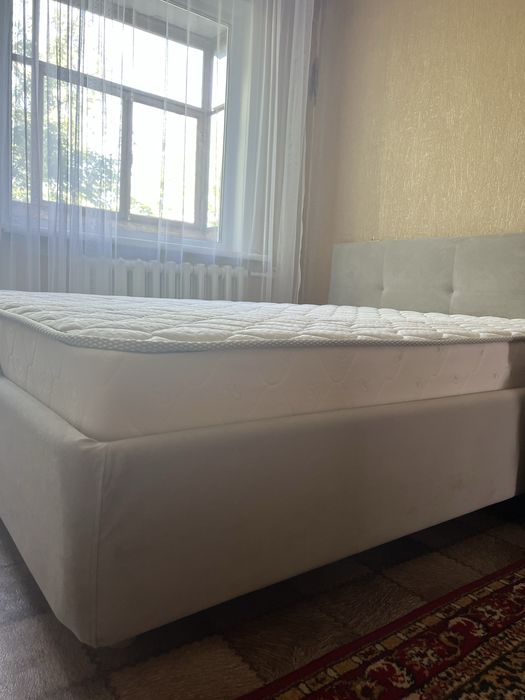 Продам Кровать с Матрасом