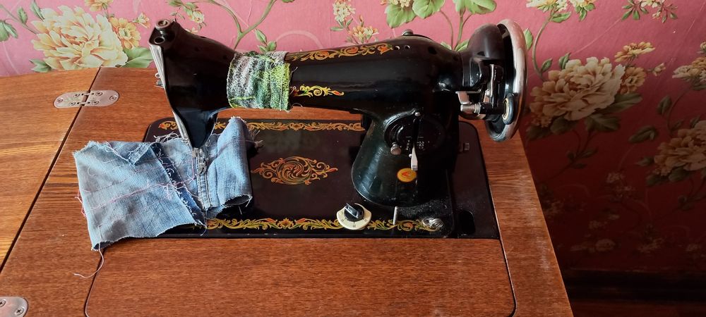 Машинка швейная 1982 г. Выпуска