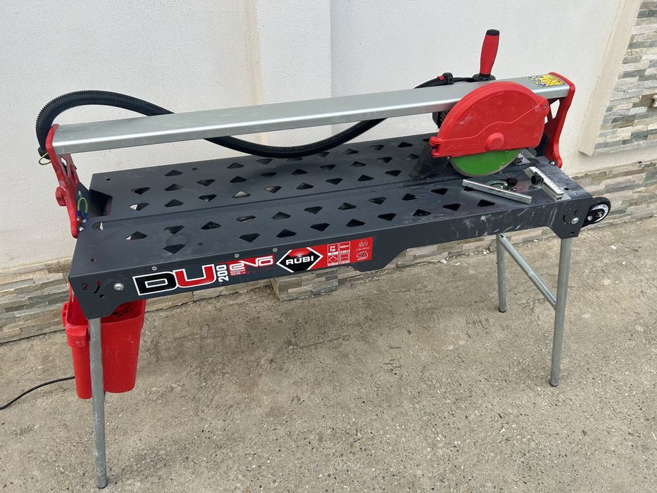 Se inchiriaza Masina taiat granit,travertin