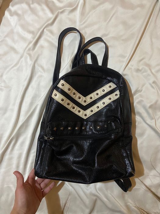 Дамска раница  .