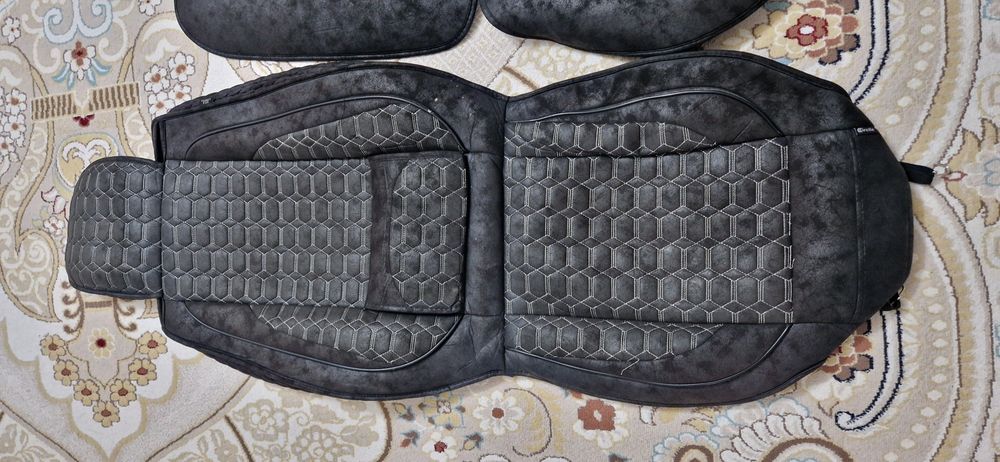 Универсальный чехол для машины