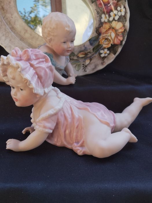 Две фигури "Пиано бебе" по идея на Андреа Садек