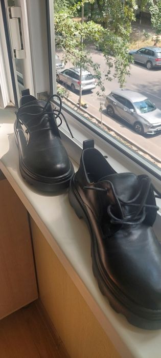 Туфли классика  бежевые и черные