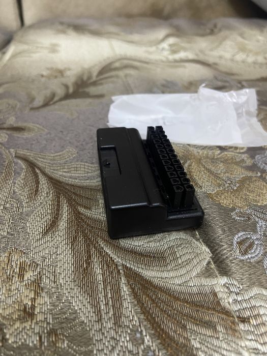 Продам угловые адаптеры.