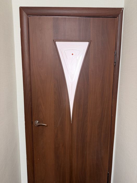 Деревянная дверь квартирная