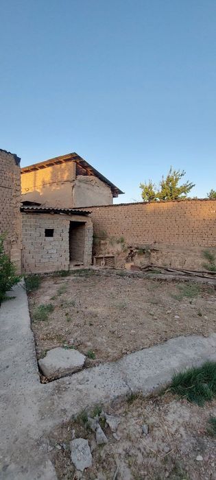 Продается участок в городе Янгиюле.