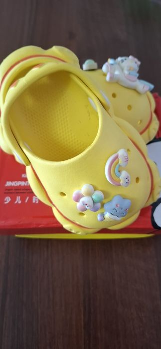 Продам детские кроксы