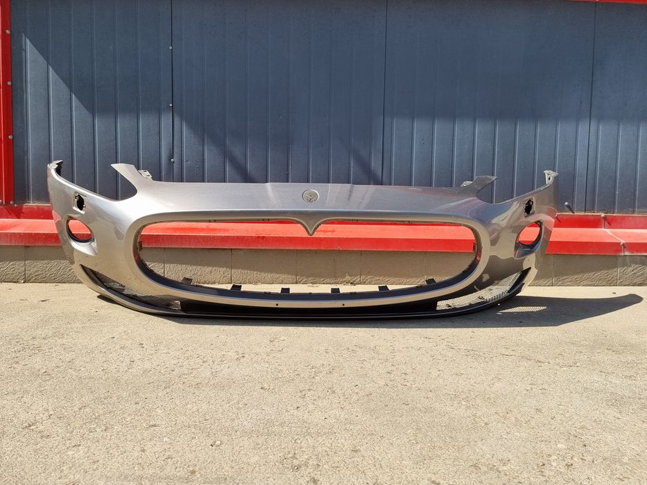Bara fata Maserati Granturismo dupa 2009 originala