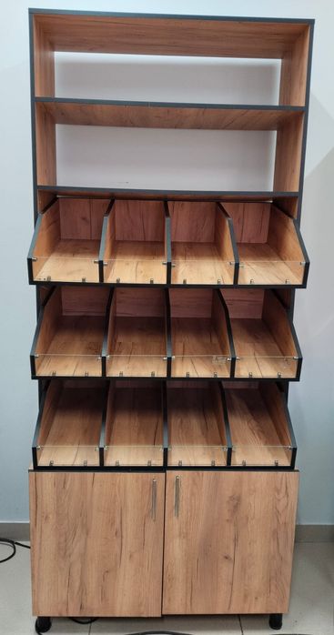 Продам стелажи для магазина