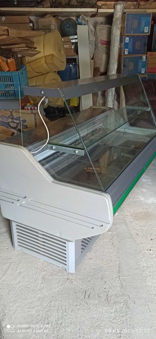 Холодильник витринный