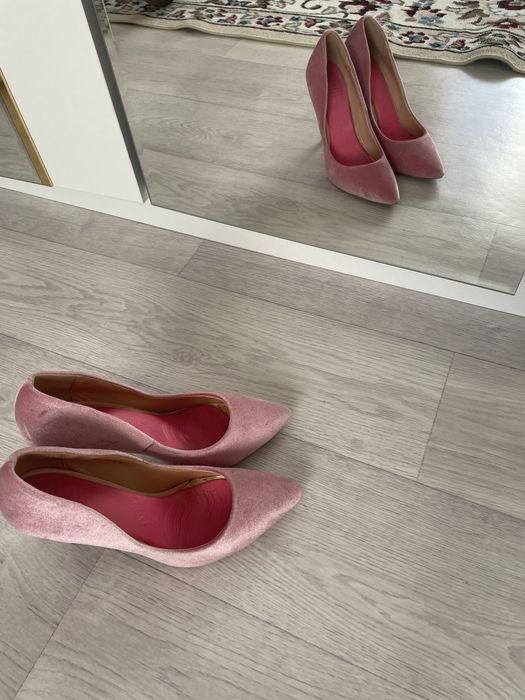 Продам стильные туфли р. 39