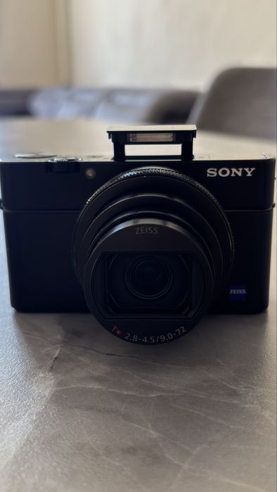 Фотоапарат Sony RX100 VI