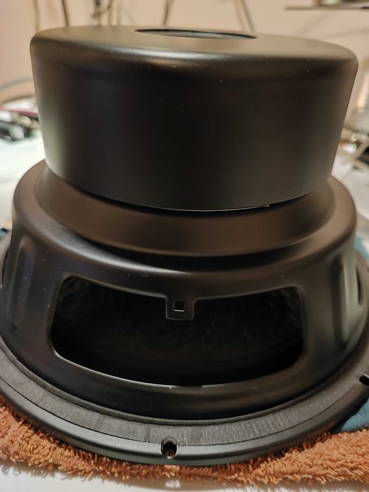 difuzor subwoofer Teufel +/- amplificare și traf toroidal