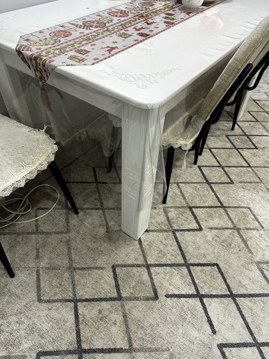 Стол и стулья 6 шт