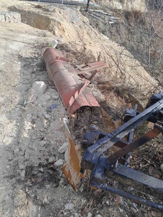 Трактор червен Т40