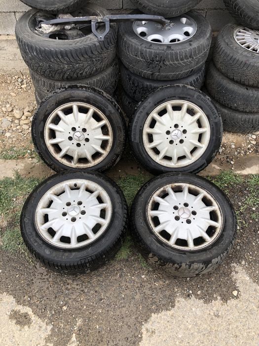 Комплект дисков r16 на мерседес, с зимними шинами.