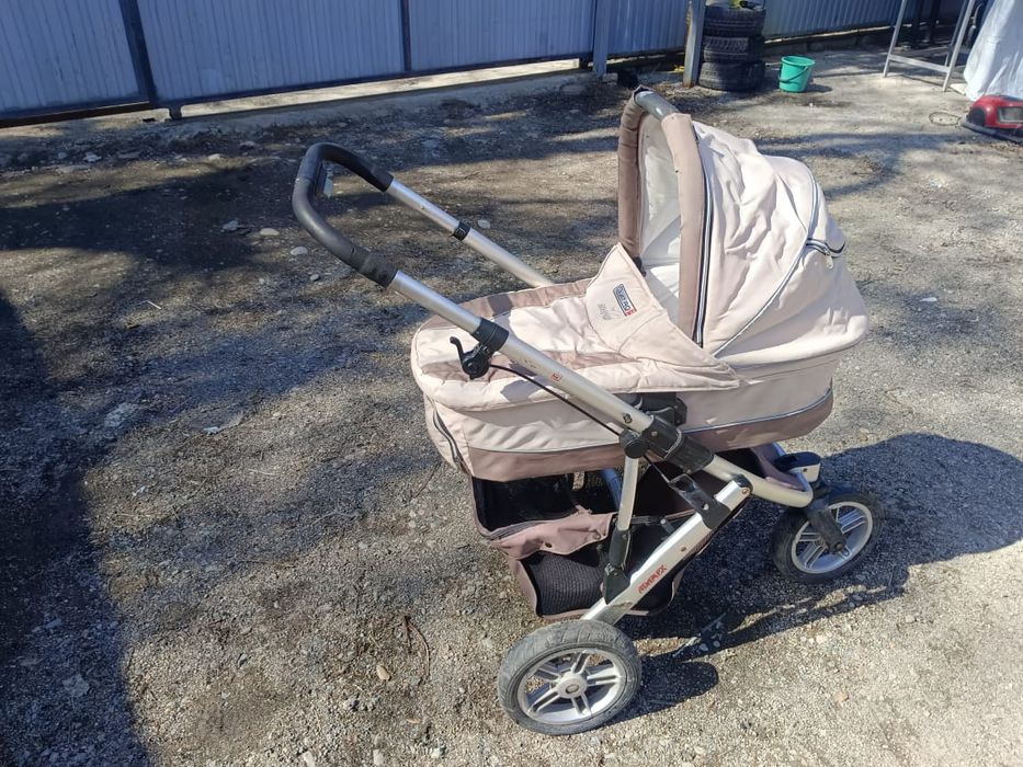 Продаю детскую коляску