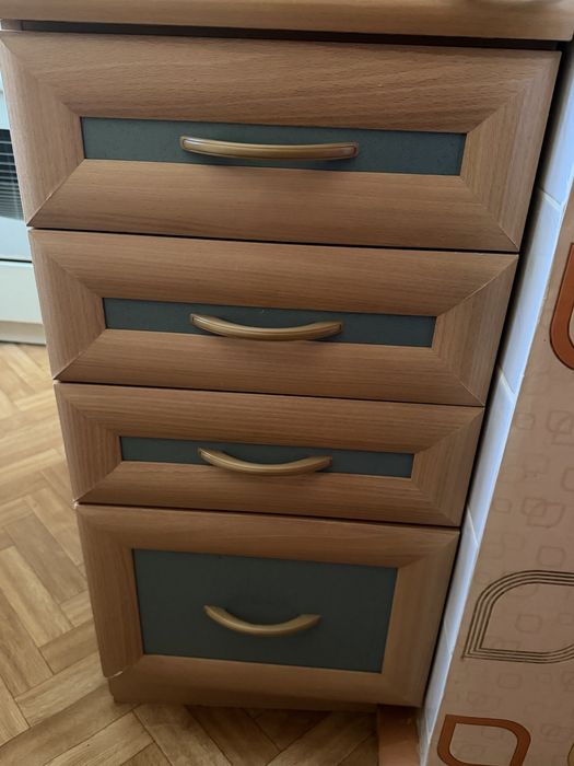 Продам Кухонный шкаф